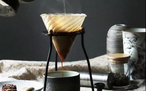 手冲咖啡的操作技巧与器具介绍